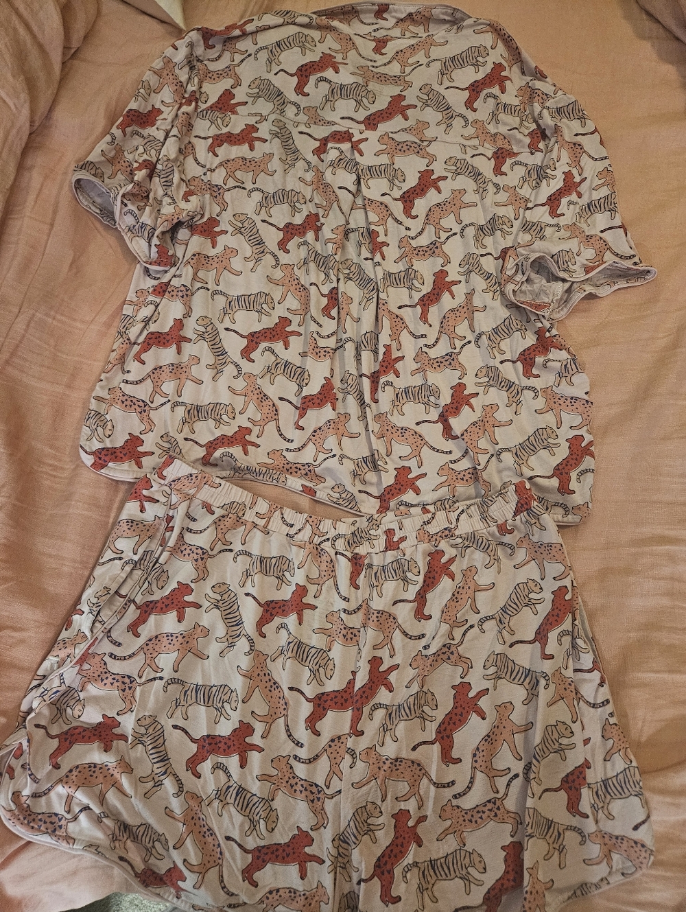 Tommy John Cat Short Set Size Large